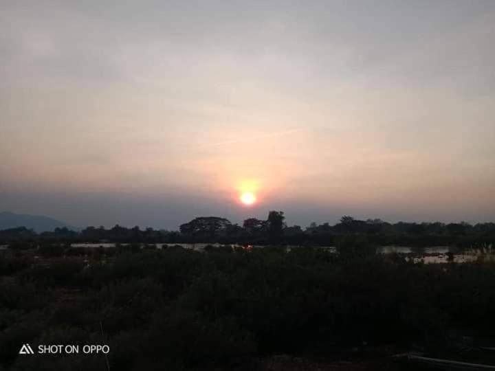 Sompong Sunset View Guest House Ban Dondét Esterno foto